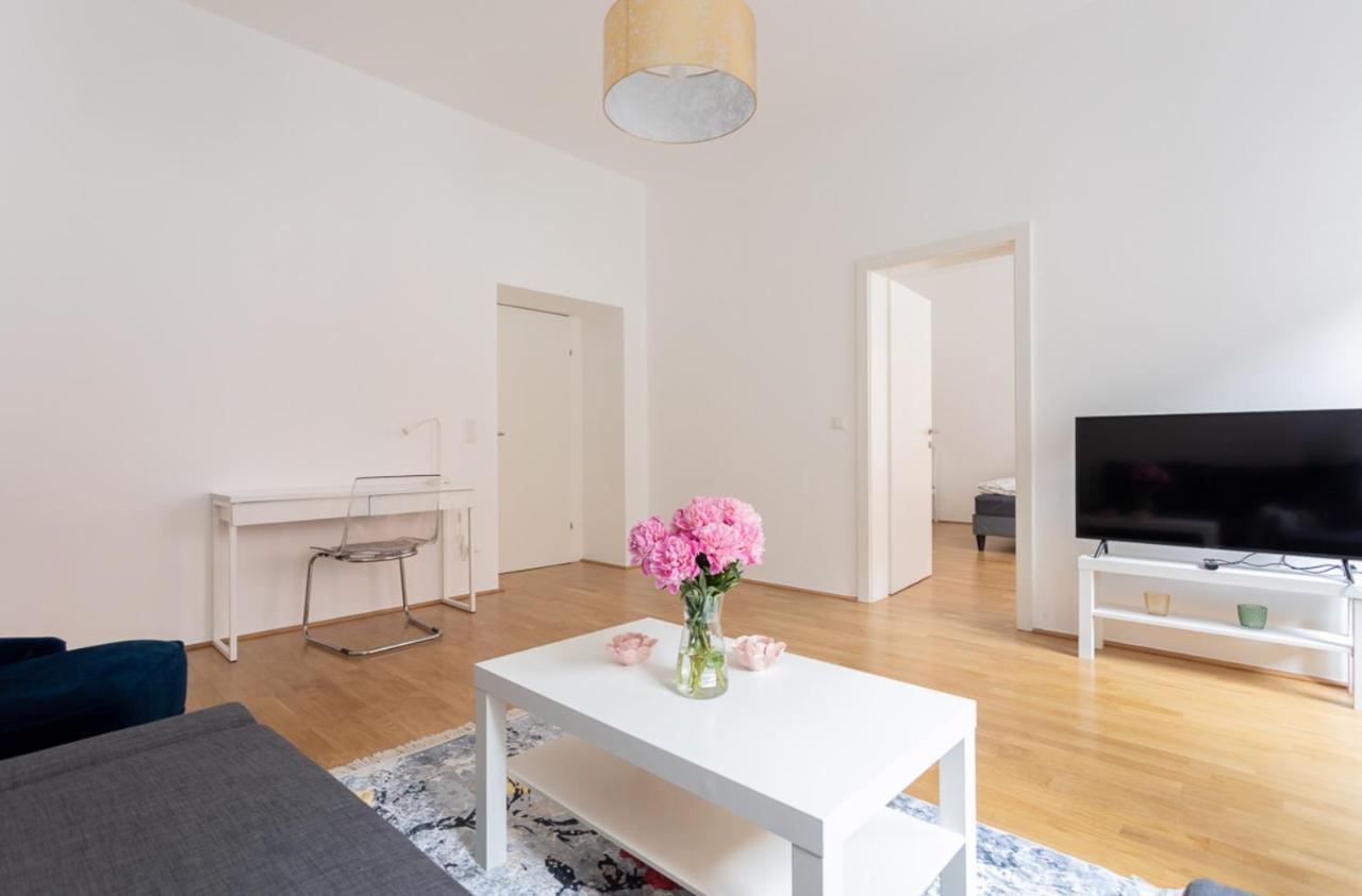 Charming Flat & Balcony Near Central Station L Bg5 Виена Екстериор снимка