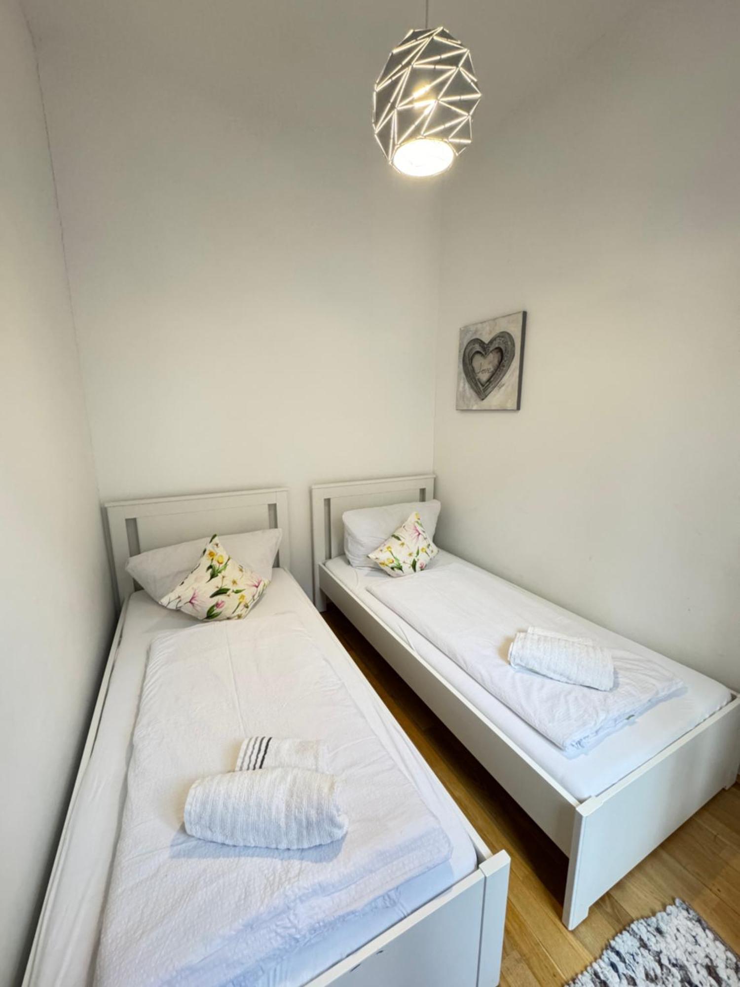 Charming Flat & Balcony Near Central Station L Bg5 Виена Екстериор снимка