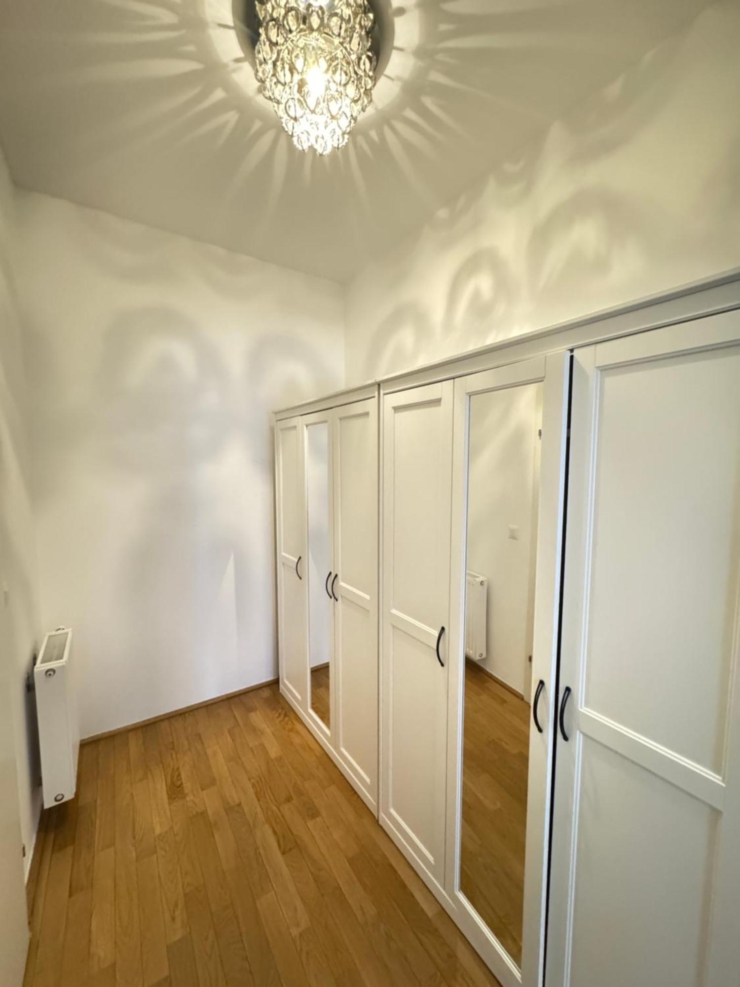 Charming Flat & Balcony Near Central Station L Bg5 Виена Екстериор снимка