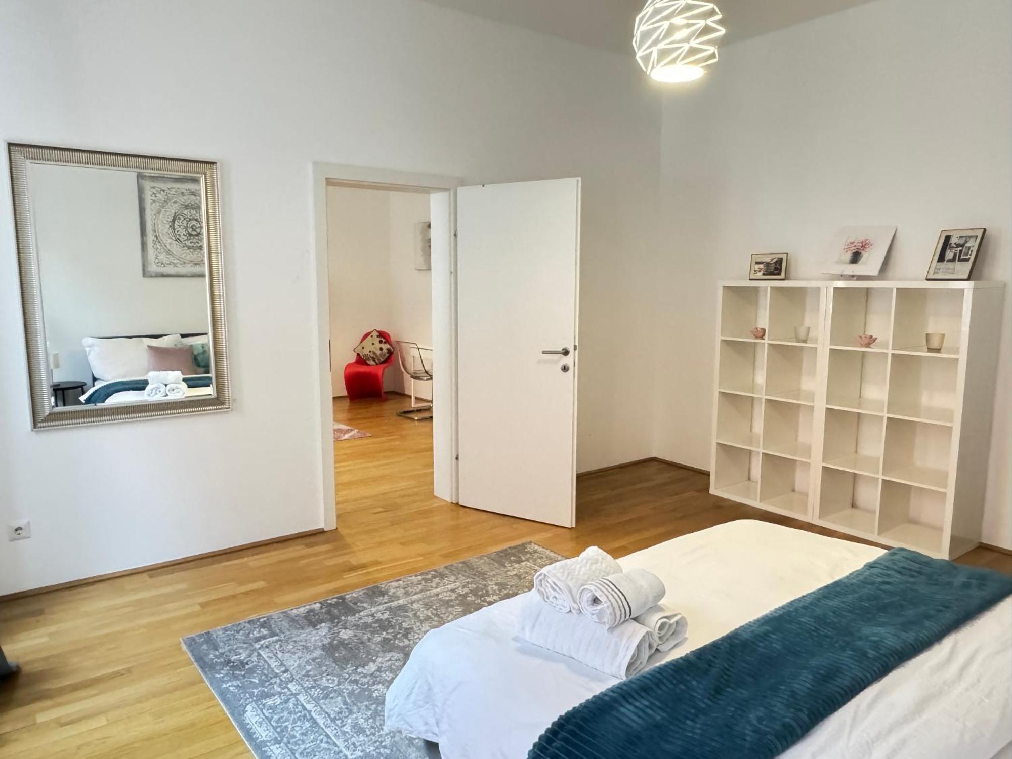 Charming Flat & Balcony Near Central Station L Bg5 Виена Екстериор снимка